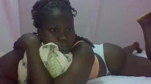 Snapshot of cuty_cindy chatting on May 12, 7:00 pm Cuty online show from May 12, 7:00 pm