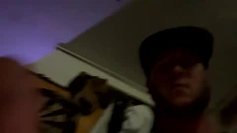 Snapshot of cwareee3 chatting on January 4, 4:44 am Wild-one online show from January 4, 4:44 am