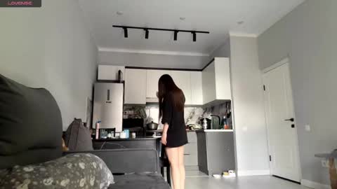 Snapshot of cwenecollins chatting on September 11, 9:42 am Akemi online show from September 11, 9:42 am