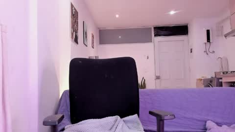 Snapshot of cyan_xo chatting on May 30, 1:14 am Cyan online show from May 30, 1:14 am