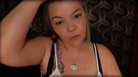 Snapshot of cyberdomme chatting on January 25, 2:37 am Full time mean bitch. online show from January 25, 2:37 am