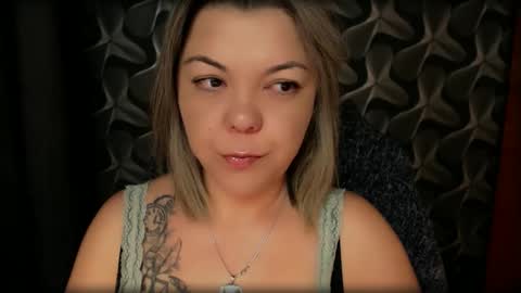 Snapshot of cyberdomme chatting on February 3, 3:42 am Full time mean bitch. online show from February 3, 3:42 am