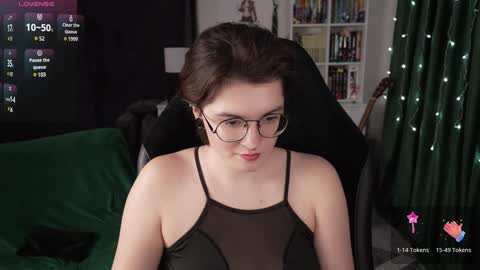 Helen Blossom online show from January 3, 11:01 pm