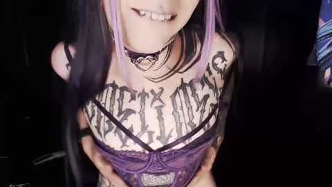 Nikki online show from April 11, 8:57 pm