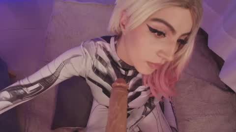  cyber zoe   online show from April 10, 11:09 pm