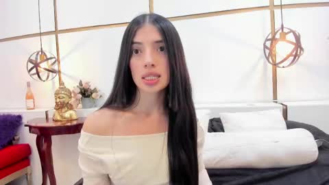 Snapshot of cynthia1fox chatting on May 25, 8:15 pm Cynthia1fox online show from May 25, 8:15 pm