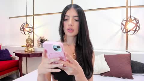 Snapshot of cynthia1fox chatting on June 1, 7:48 pm Cynthia1fox online show from June 1, 7:48 pm
