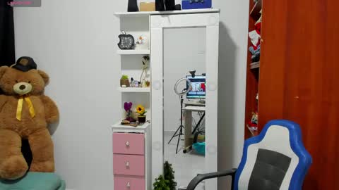 Snapshot of cynthiawatson_ chatting on April 13, 12:10 pm Cynthia online show from April 13, 12:10 pm