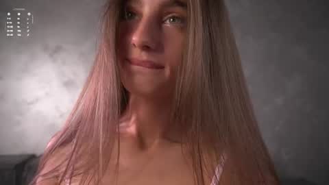 Isabella online show from July 10, 1:10 am