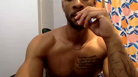 Snapshot of d33d667696 chatting on October 30, 1:18 am Dday2 online show from October 30, 1:18 am