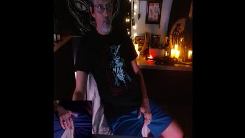 Snapshot of d_j_strokes chatting on November 5, 3:06 am Dave online show from November 5, 3:06 am