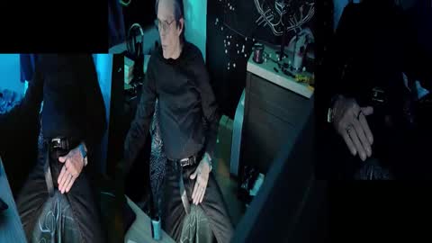 Snapshot of d_j_strokes chatting on January 11, 9:36 am Dave online show from January 11, 9:36 am