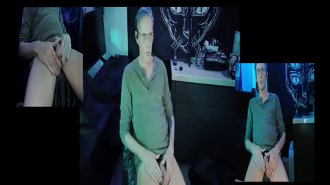 Snapshot of d_j_strokes chatting on January 12, 4:39 am Dave online show from January 12, 4:39 am