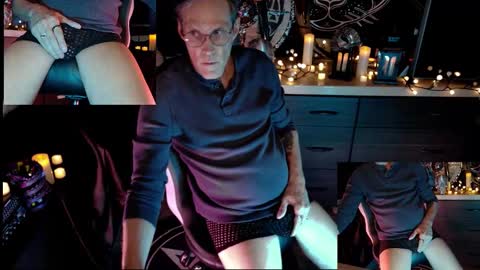 Snapshot of d_j_strokes chatting on March 4, 3:12 am Dave online show from March 4, 3:12 am