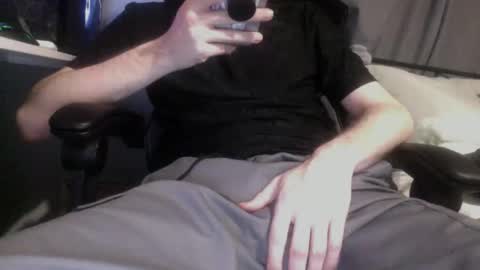 Snapshot of daan2021 chatting on February 18, 6:59 pm daan2021 online show from February 18, 6:59 pm