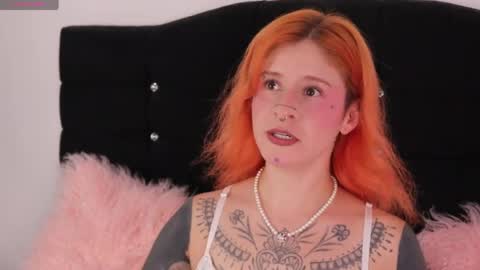 Darlene online show from April 12, 9:42 pm