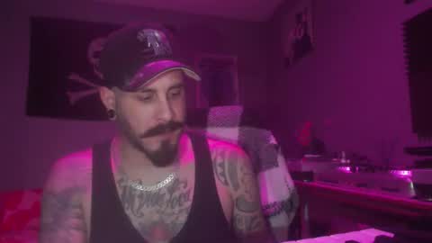 Snapshot of dabirdfree chatting on April 9, 2:44 am Destroyer online show from April 9, 2:44 am