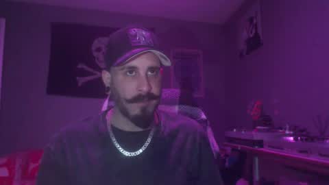 Snapshot of dabirdfree chatting on April 12, 4:06 am Destroyer online show from April 12, 4:06 am