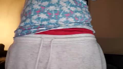 Snapshot of daboss233 chatting on January 18, 12:14 am Saucy papi online show from January 18, 12:14 am