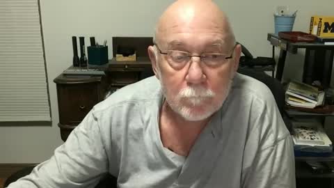 Snapshot of dack47 chatting on December 2, 2:42 am dack47 online show from December 2, 2:42 am