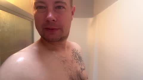 Snapshot of daddycam33 chatting on September 21, 2:08 pm DaddyCam33 online show from September 21, 2:08 pm
