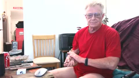 Snapshot of daddydave6400 chatting on May 16, 6:50 pm daddydave6400 online show from May 16, 6:50 pm