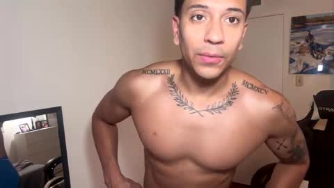 Snapshot of daddyfit95 chatting on June 5, 3:02 am daddyfit95 online show from June 5, 3:02 am