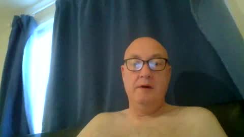 Snapshot of daddyhere4uall6 chatting on October 13, 6:57 am daddyhere4uall6 online show from October 13, 6:57 am