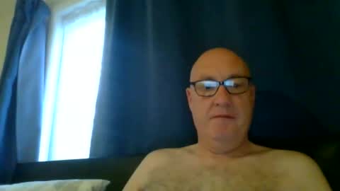 Snapshot of daddyhere4uall6 chatting on October 17, 7:00 am daddyhere4uall6 online show from October 17, 7:00 am