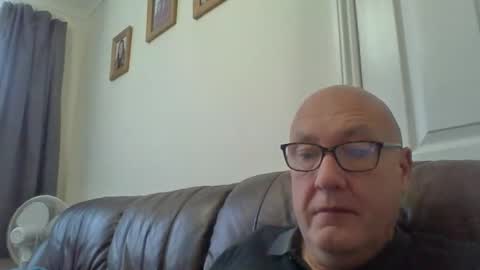 Snapshot of daddyhere4uall6 chatting on October 19, 8:26 am daddyhere4uall6 online show from October 19, 8:26 am