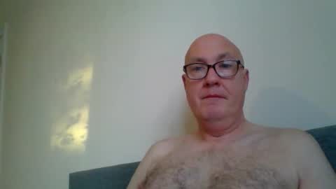 Snapshot of daddyhere4uall6 chatting on October 25, 7:05 am daddyhere4uall6 online show from October 25, 7:05 am