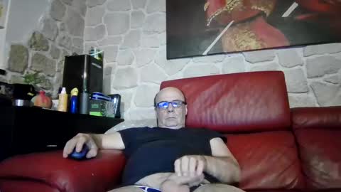 Snapshot of daddyhot2 chatting on July 3, 10:38 pm daddyhot2 online show from July 3, 10:38 pm