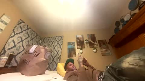 Snapshot of daddyjanimal chatting on October 6, 10:51 pm sexy tatted king bbc online show from October 6, 10:51 pm