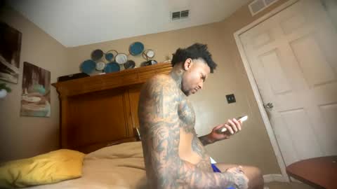 Snapshot of daddyjanimal chatting on October 9, 4:10 am sexy tatted king bbc online show from October 9, 4:10 am
