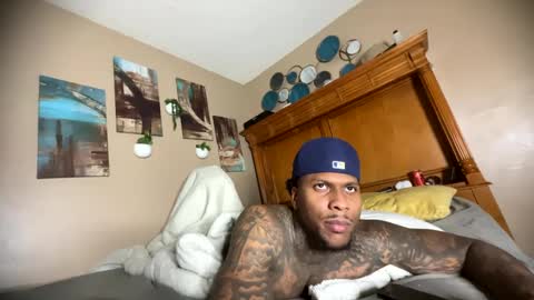 Snapshot of daddyjanimal chatting on October 11, 7:18 am sexy tatted king bbc online show from October 11, 7:18 am