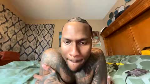 Snapshot of daddyjanimal chatting on November 7, 5:29 am sexy tatted king bbc online show from November 7, 5:29 am