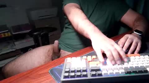 Snapshot of daddypimp3 chatting on October 18, 12:02 am Paul online show from October 18, 12:02 am