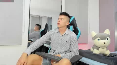 Snapshot of daddyrich4u chatting on April 24, 12:46 am daddyrich4u online show from April 24, 12:46 am
