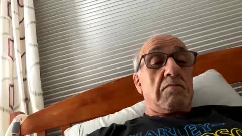 Snapshot of daddyweis chatting on April 28, 1:48 am daddyweis online show from April 28, 1:48 am