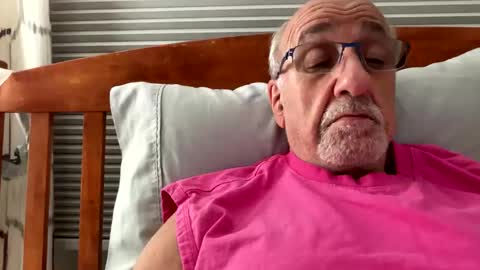 Snapshot of daddyweis chatting on June 5, 3:35 am daddyweis online show from June 5, 3:35 am
