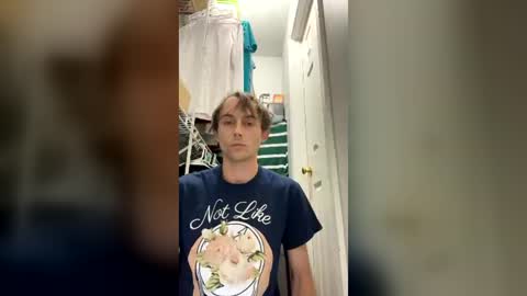 Snapshot of daddyytwink chatting on June 22, 4:20 am daddyytwink online show from June 22, 4:20 am