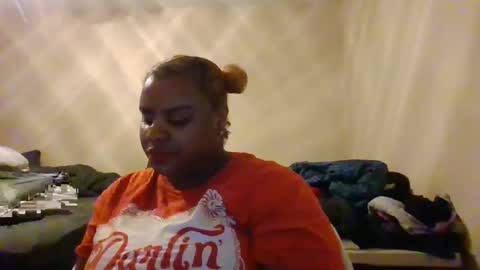 Snapshot of dadees_qtpie chatting on February 22, 3:45 am DadeesQTPieViolex SecretDesires online show from February 22, 3:45 am