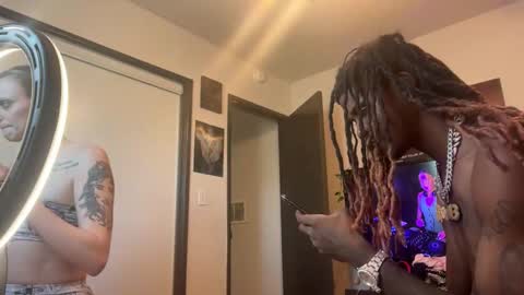 Snapshot of daedotfrankyloko649881 chatting on February 12, 7:42 pm DaedotFrankyLoko online show from February 12, 7:42 pm