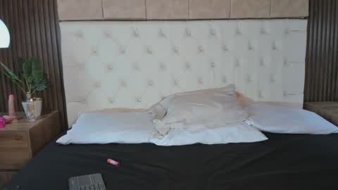 Snapshot of dafne_hillss chatting on September 18, 12:29 pm dafne_hillss online show from September 18, 12:29 pm