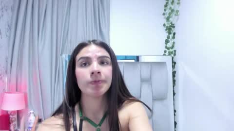 Snapshot of dafne_quenn chatting on September 20, 12:39 pm dafne_quenn online show from September 20, 12:39 pm