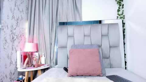 Snapshot of dafne_quenn chatting on October 1, 1:17 pm dafne_quenn online show from October 1, 1:17 pm