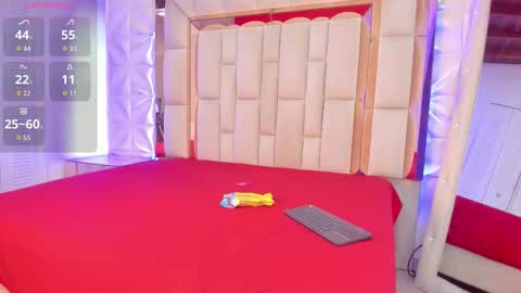 Dafnee online show from October 13, 1:00 pm