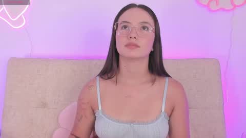 Snapshot of dafnevega chatting on May 12, 4:04 pm Dafne online show from May 12, 4:04 pm