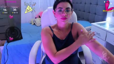 Snapshot of dahian_carter chatting on December 24, 11:22 pm Dahian online show from December 24, 11:22 pm