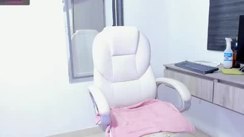 Snapshot of dahian_carter chatting on September 18, 11:56 am Dahian online show from September 18, 11:56 am